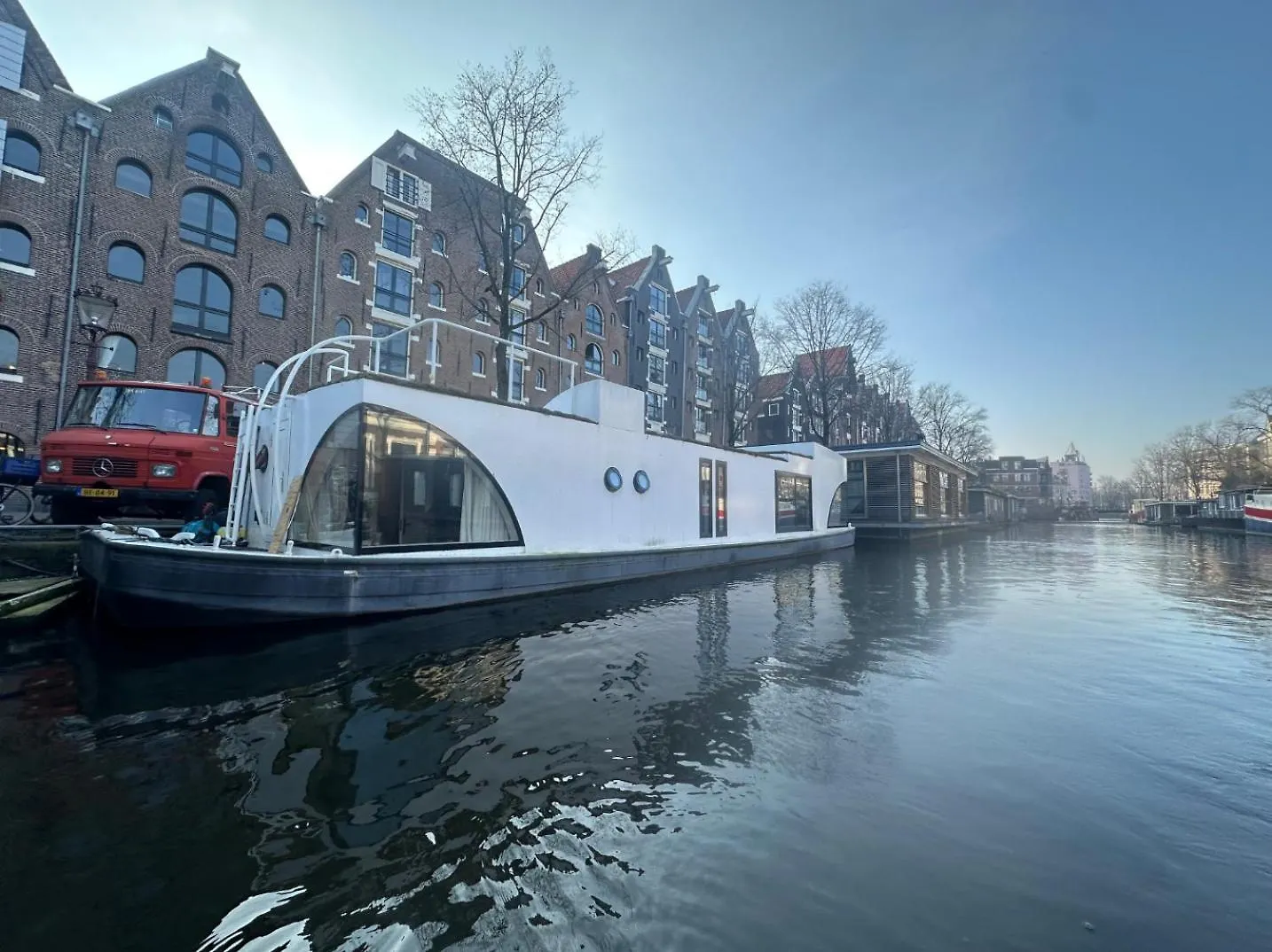Houseboat Bnb The Floating Nest Amsterdam Nederländerna