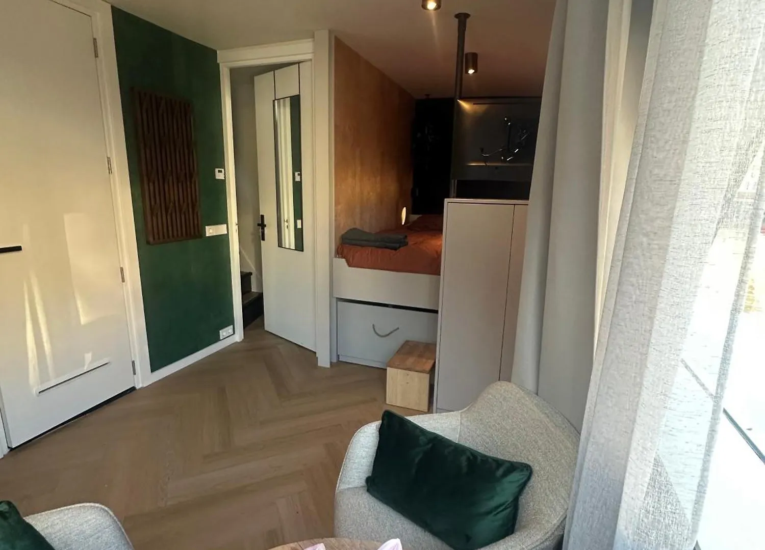 Båthotell Houseboat Bnb The Floating Nest Amsterdam