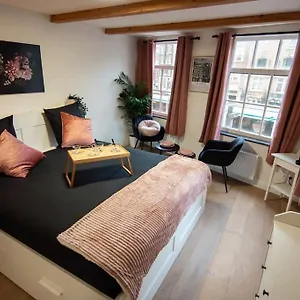 Neighbourhood Apartment