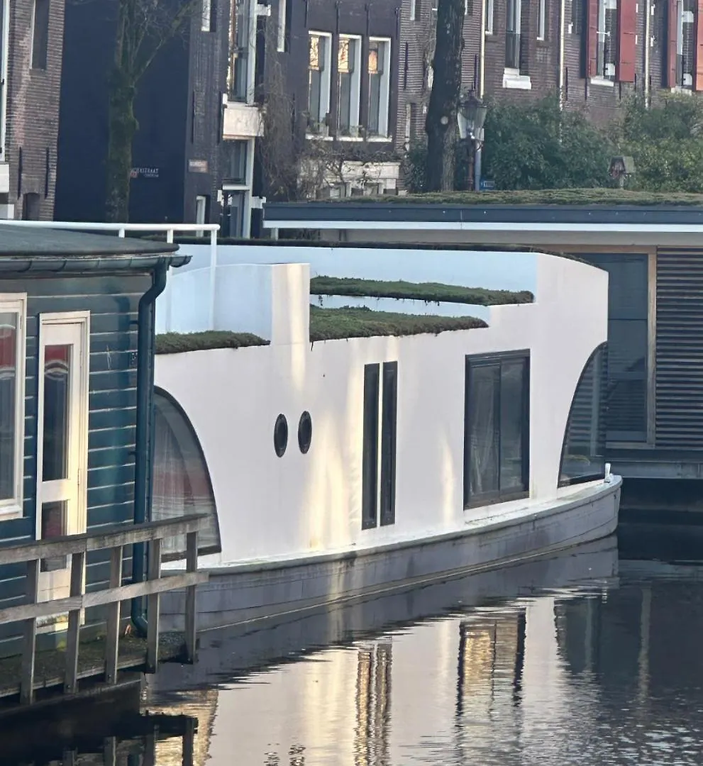 Botel Houseboat Bnb The Floating Nest Amsterdam