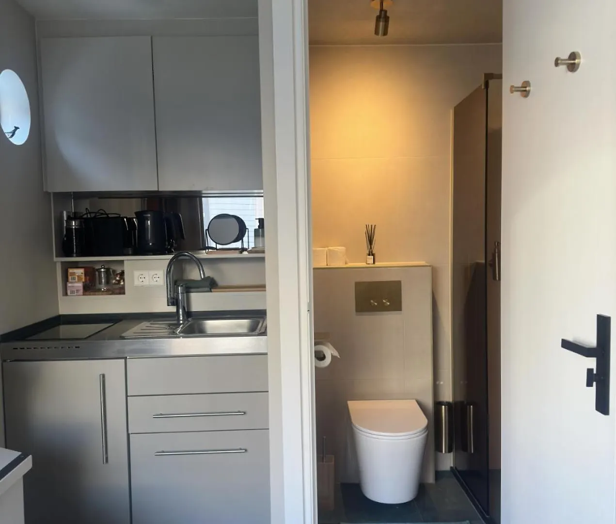 Houseboat Bnb The Floating Nest Amsterdam 0*,  Netherlands