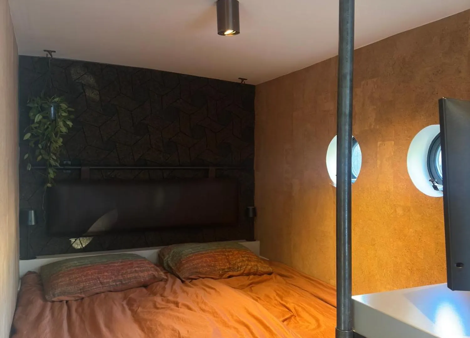 Botel Houseboat Bnb The Floating Nest Amsterdam Netherlands