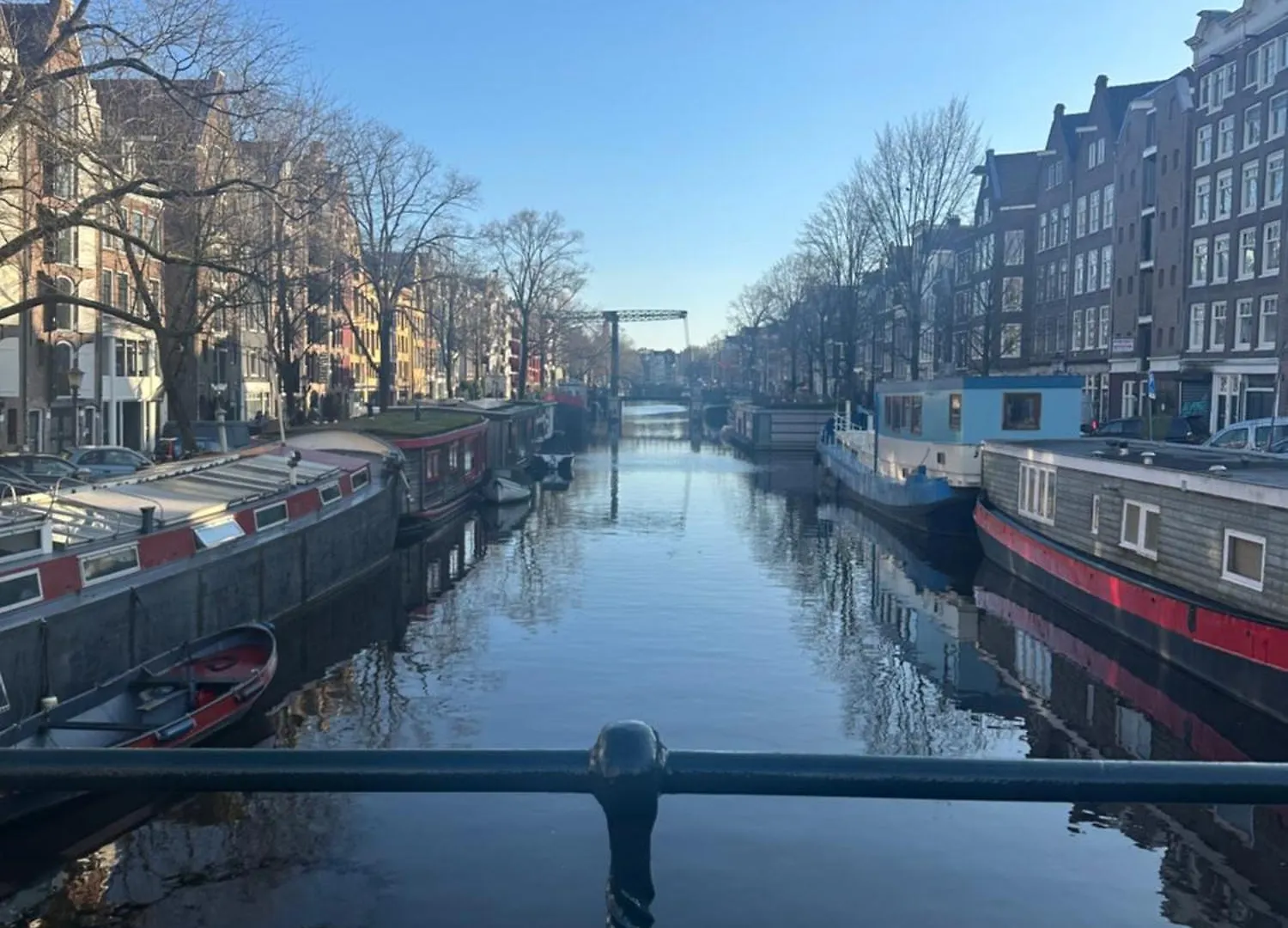 Houseboat Bnb The Floating Nest Amsterdam Botel